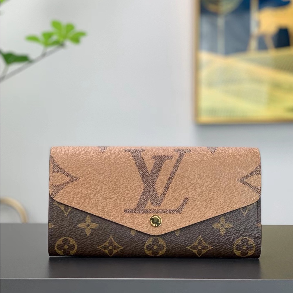 ❤️Louis Vuitton Sarah Wallet Monogram Reverse coated canvas